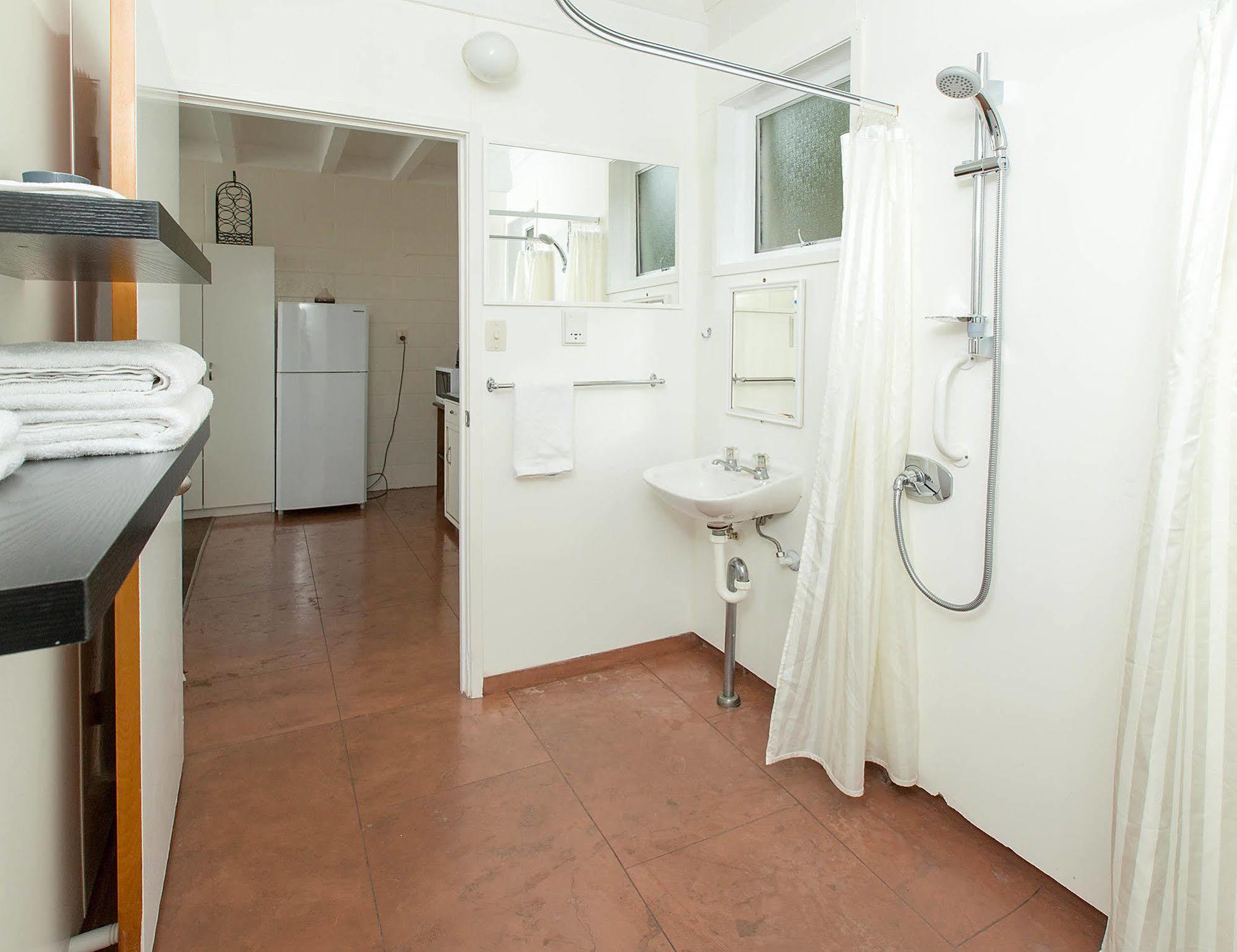 Marina Court Motel & Apartments วานกาไร ภายนอก รูปภาพ