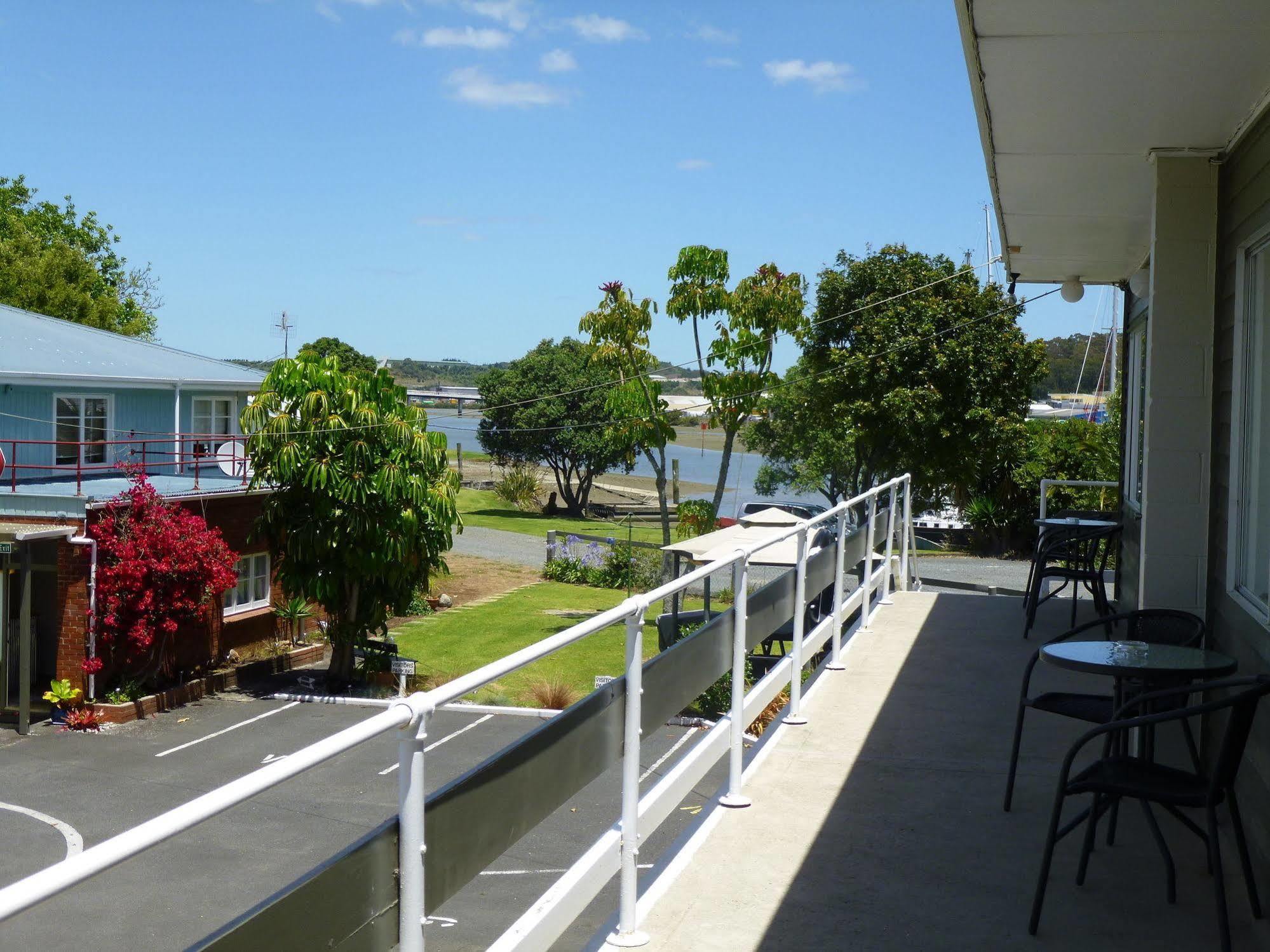 Marina Court Motel & Apartments วานกาไร ภายนอก รูปภาพ