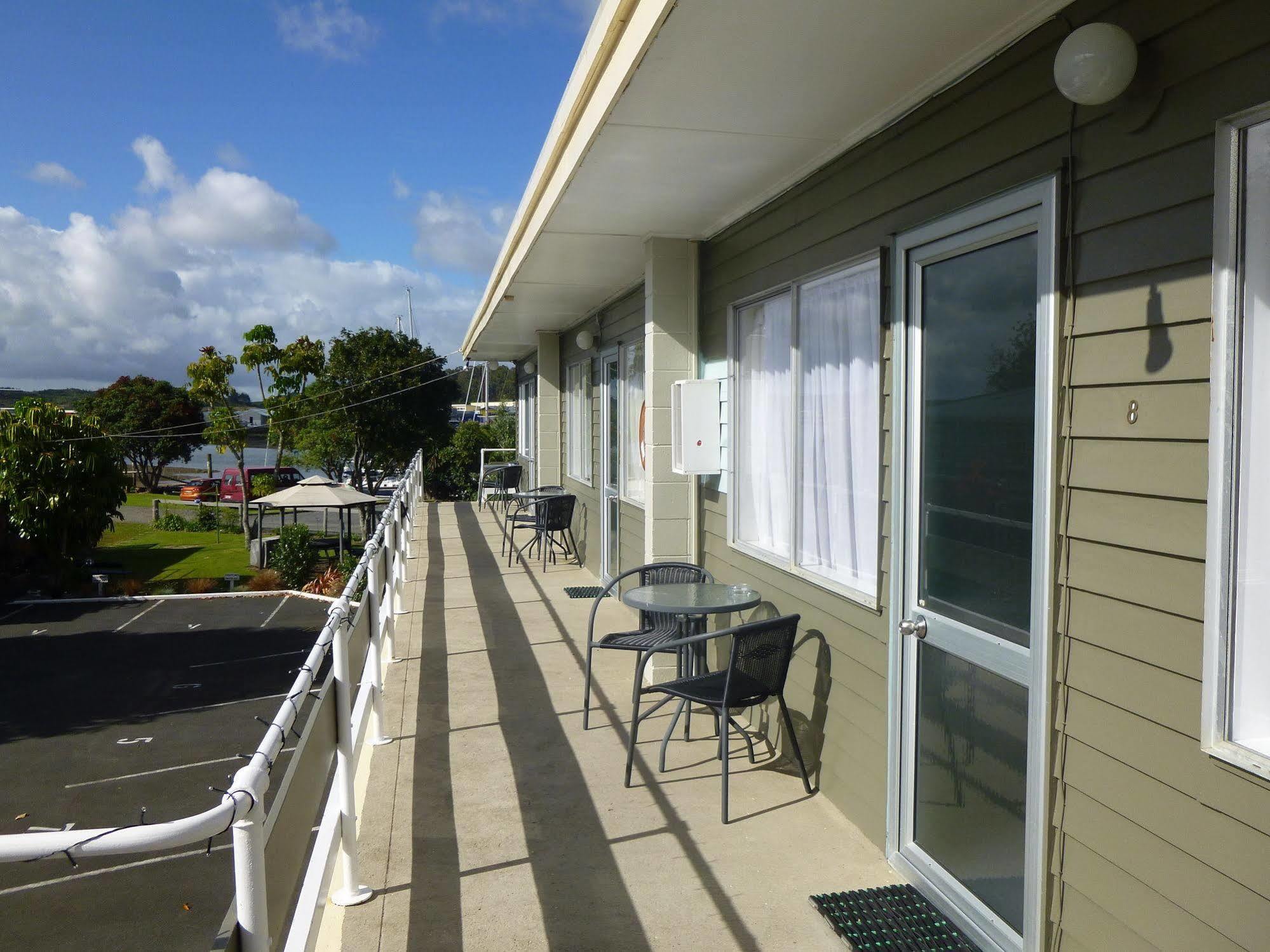 Marina Court Motel & Apartments วานกาไร ภายนอก รูปภาพ