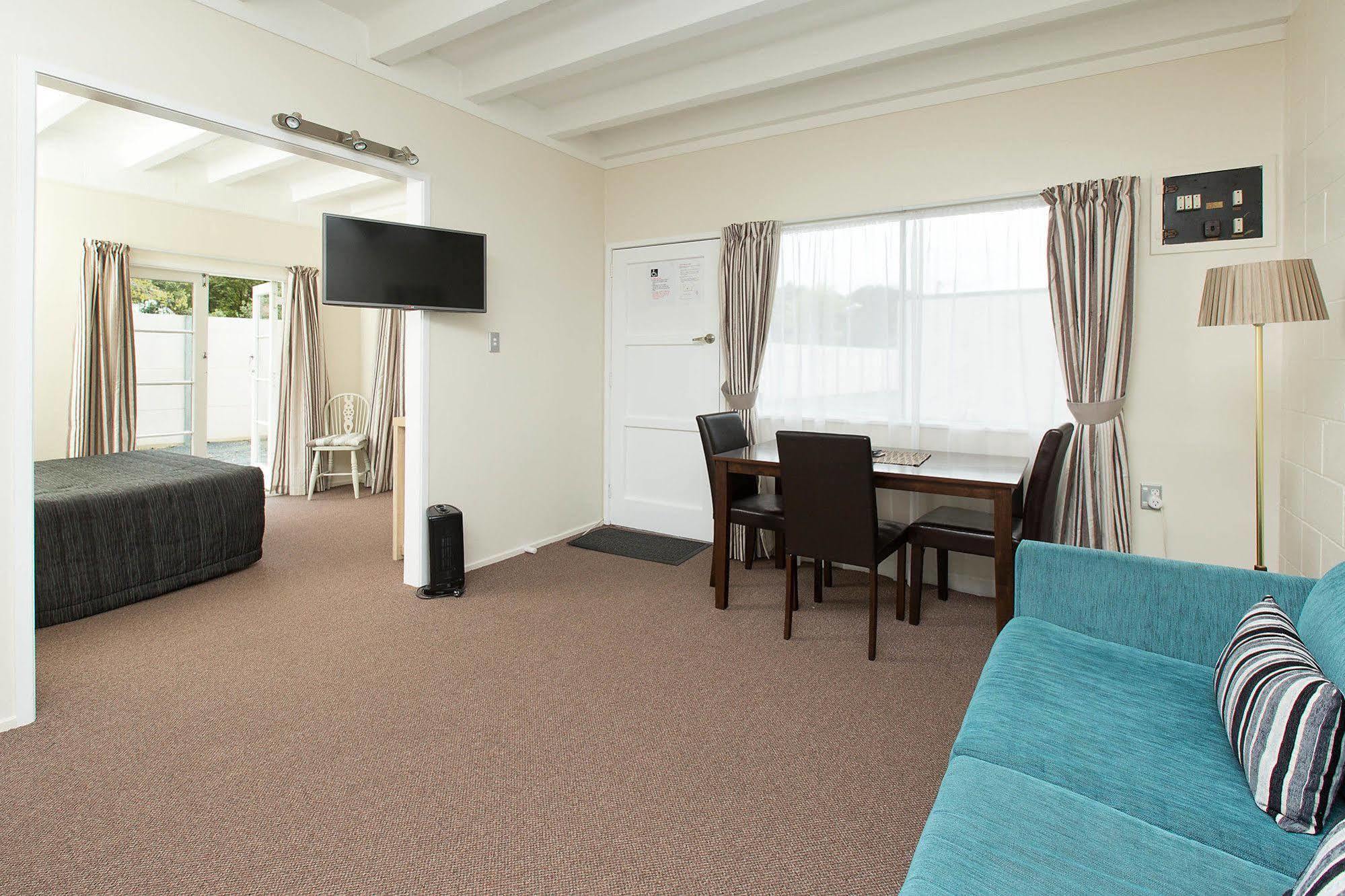 Marina Court Motel & Apartments วานกาไร ภายนอก รูปภาพ