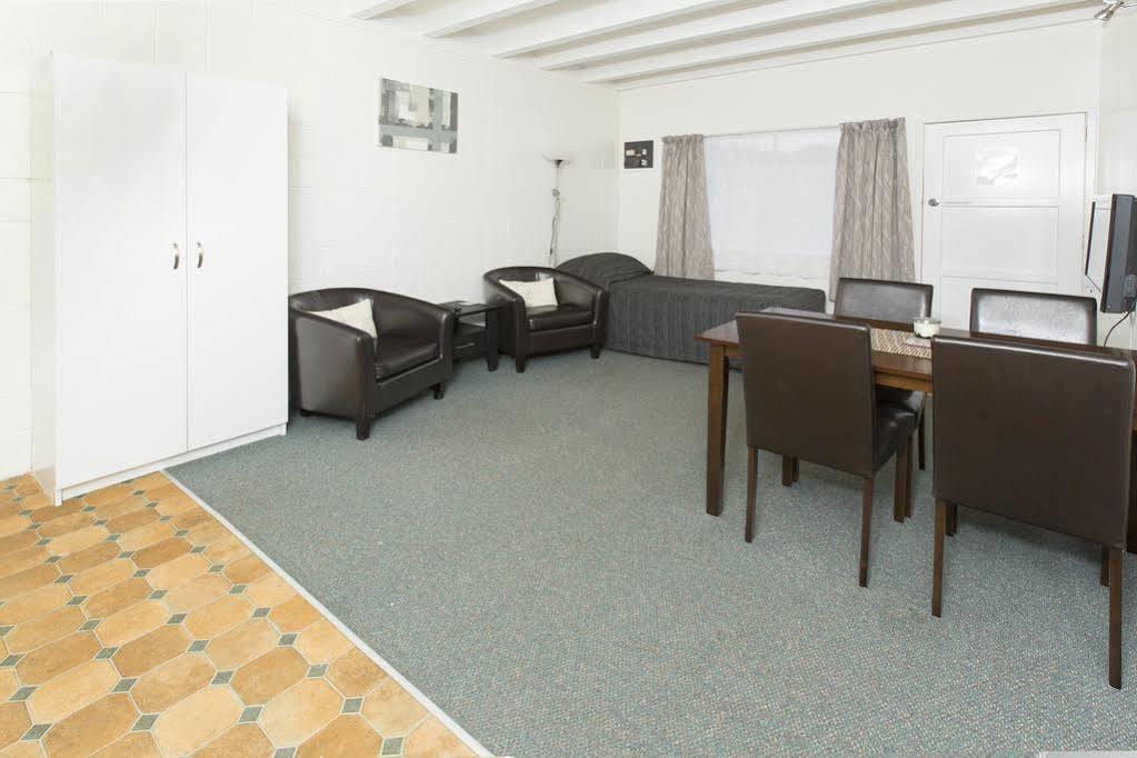 Marina Court Motel & Apartments วานกาไร ภายนอก รูปภาพ
