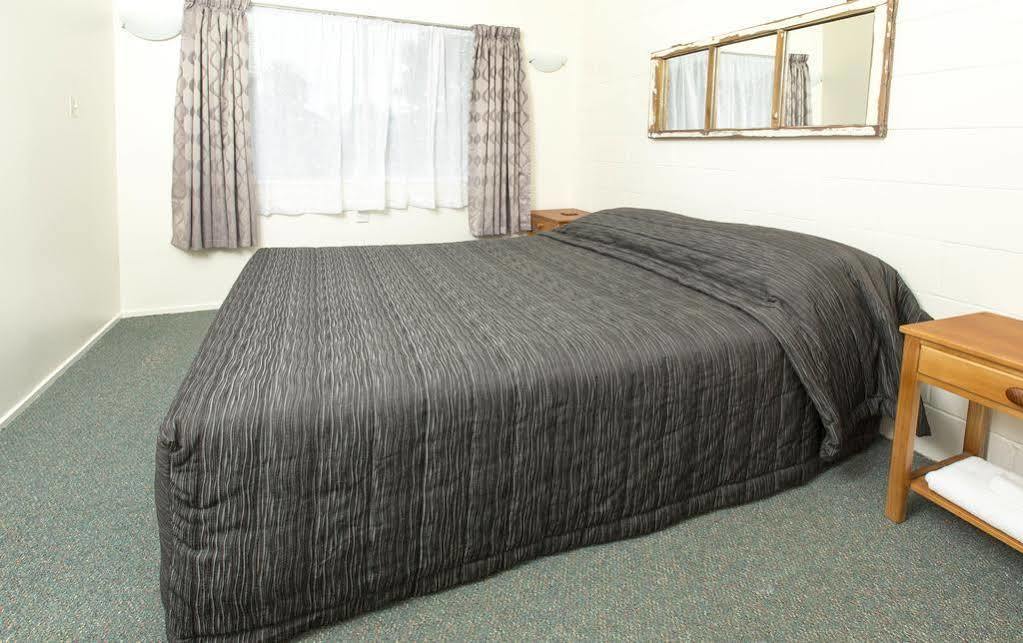 Marina Court Motel & Apartments วานกาไร ภายนอก รูปภาพ